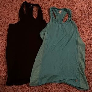 2 Avia tank tops size XS (0-2)